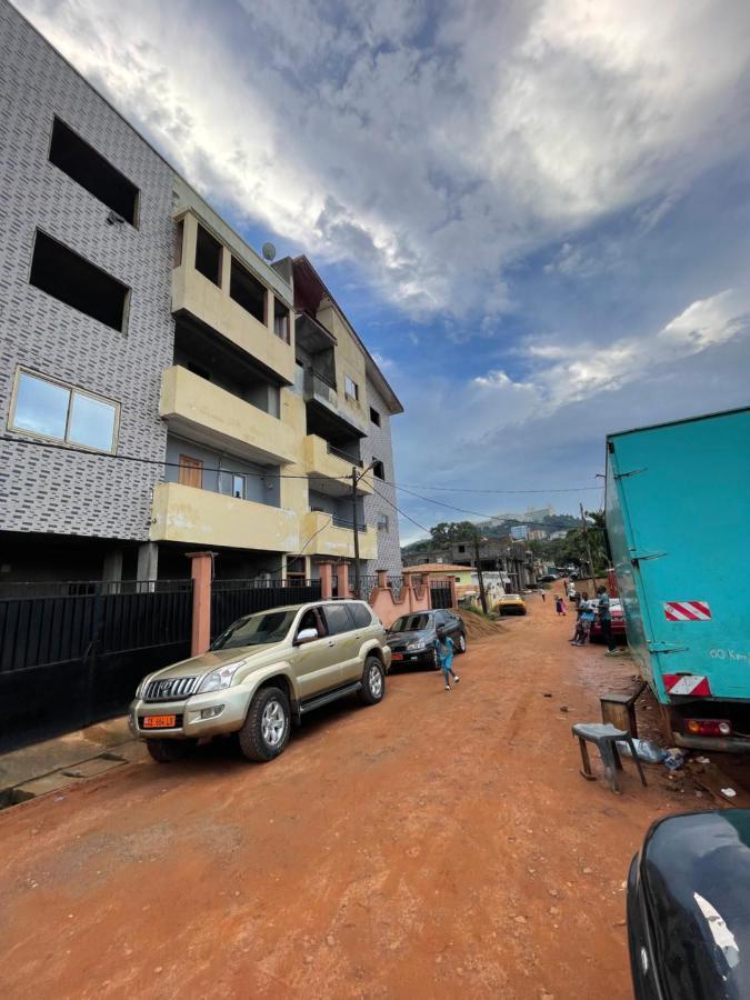 Appartamento Les Logis De Nouvelle Route Bastos Yaoundé Esterno foto