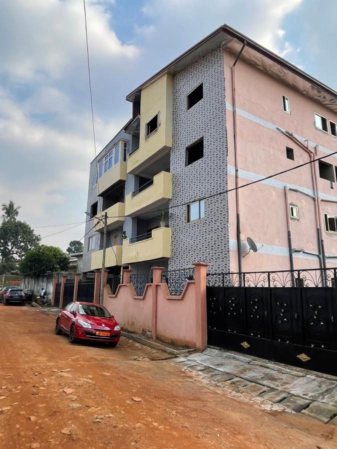 Appartamento Les Logis De Nouvelle Route Bastos Yaoundé Esterno foto