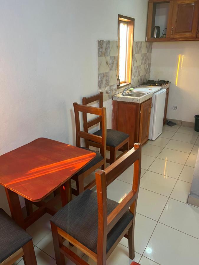 Appartamento Les Logis De Nouvelle Route Bastos Yaoundé Esterno foto