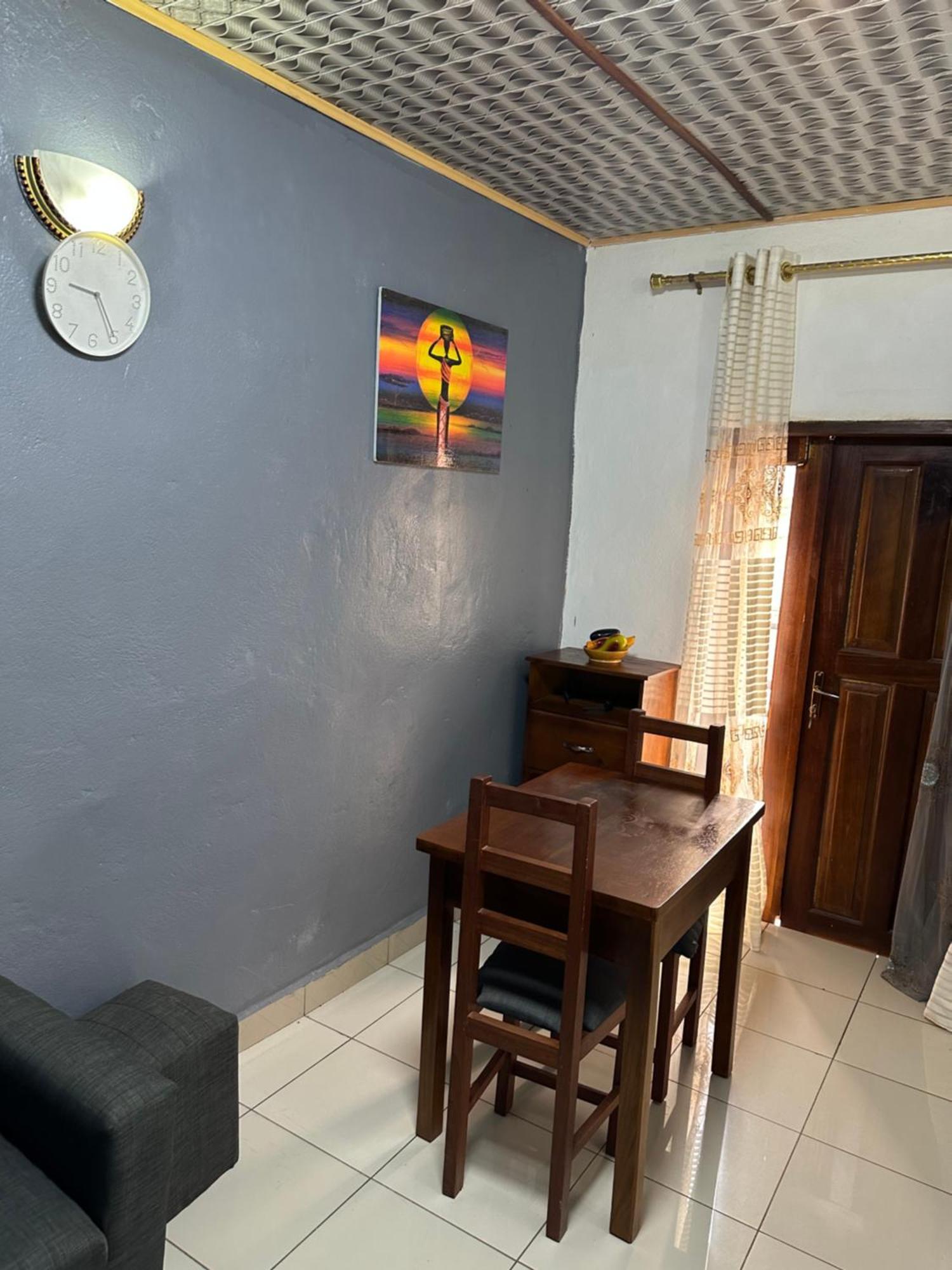 Appartamento Les Logis De Nouvelle Route Bastos Yaoundé Esterno foto