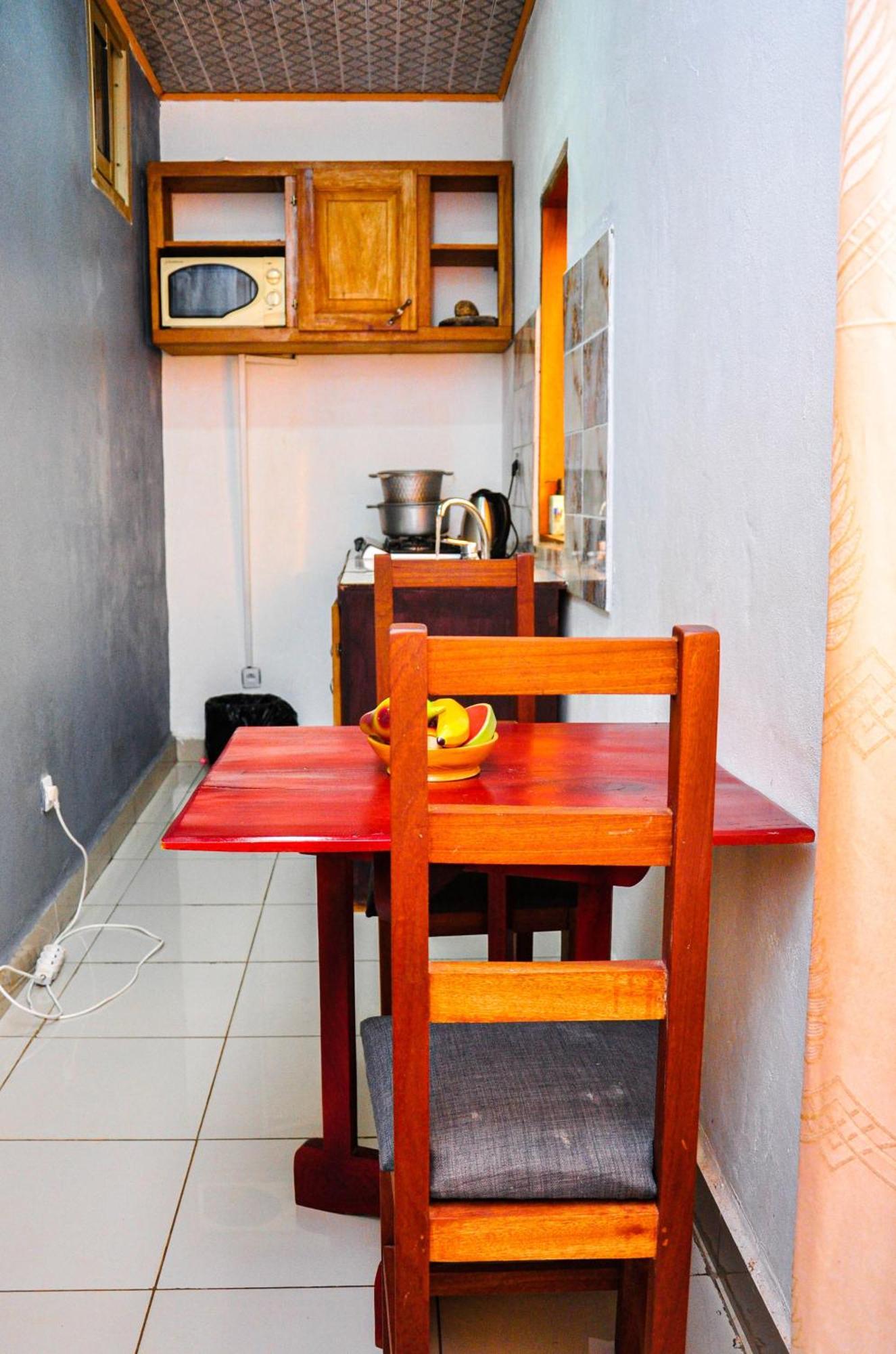 Appartamento Les Logis De Nouvelle Route Bastos Yaoundé Esterno foto